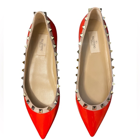 VALENTINO PATENT ROCKSTUD BALLET FLATS - Picture 2 of 5